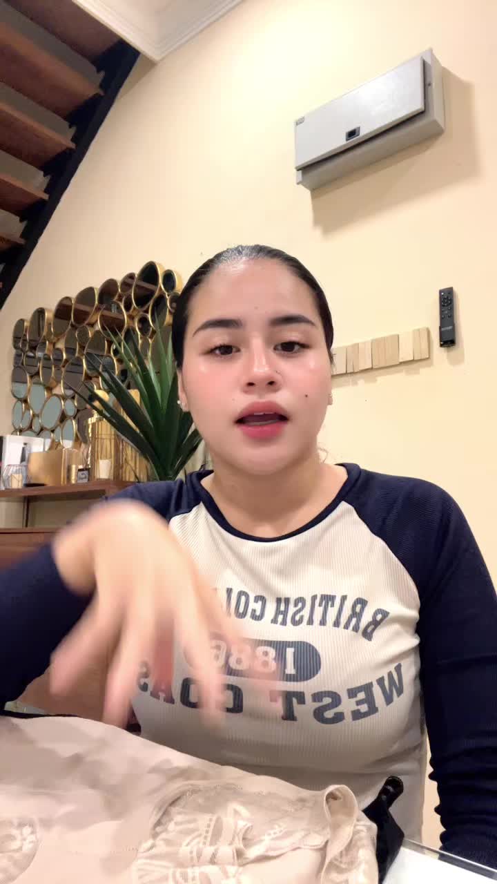 @HazLina.Co