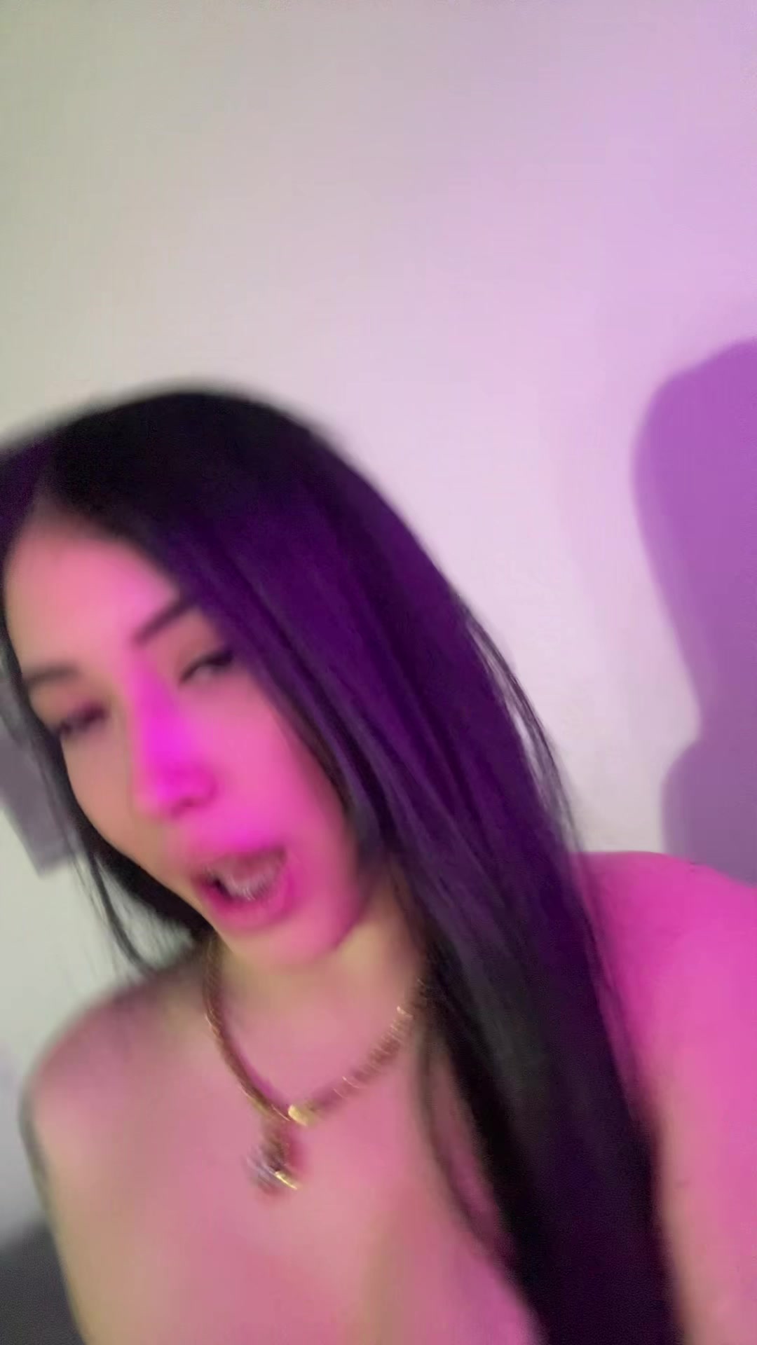 @Ariana_