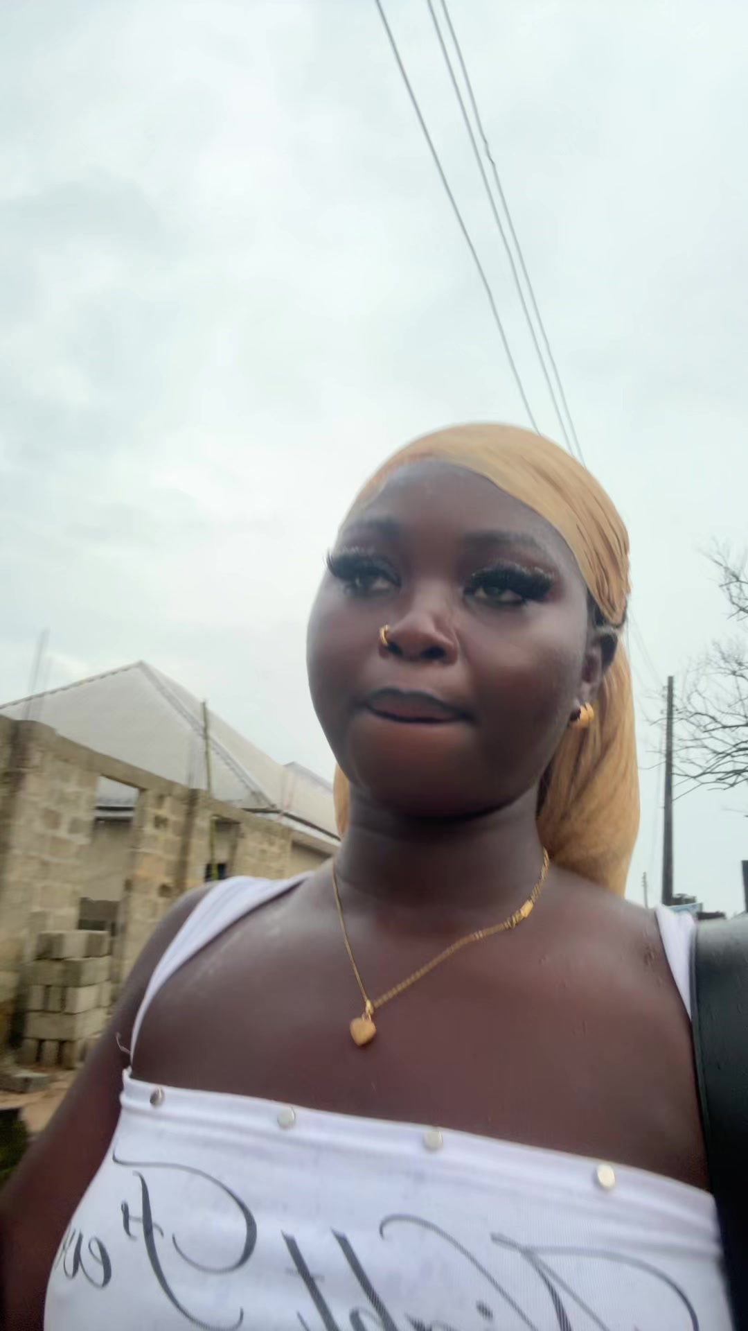 @Pink lip vendor in Warri ๐๐