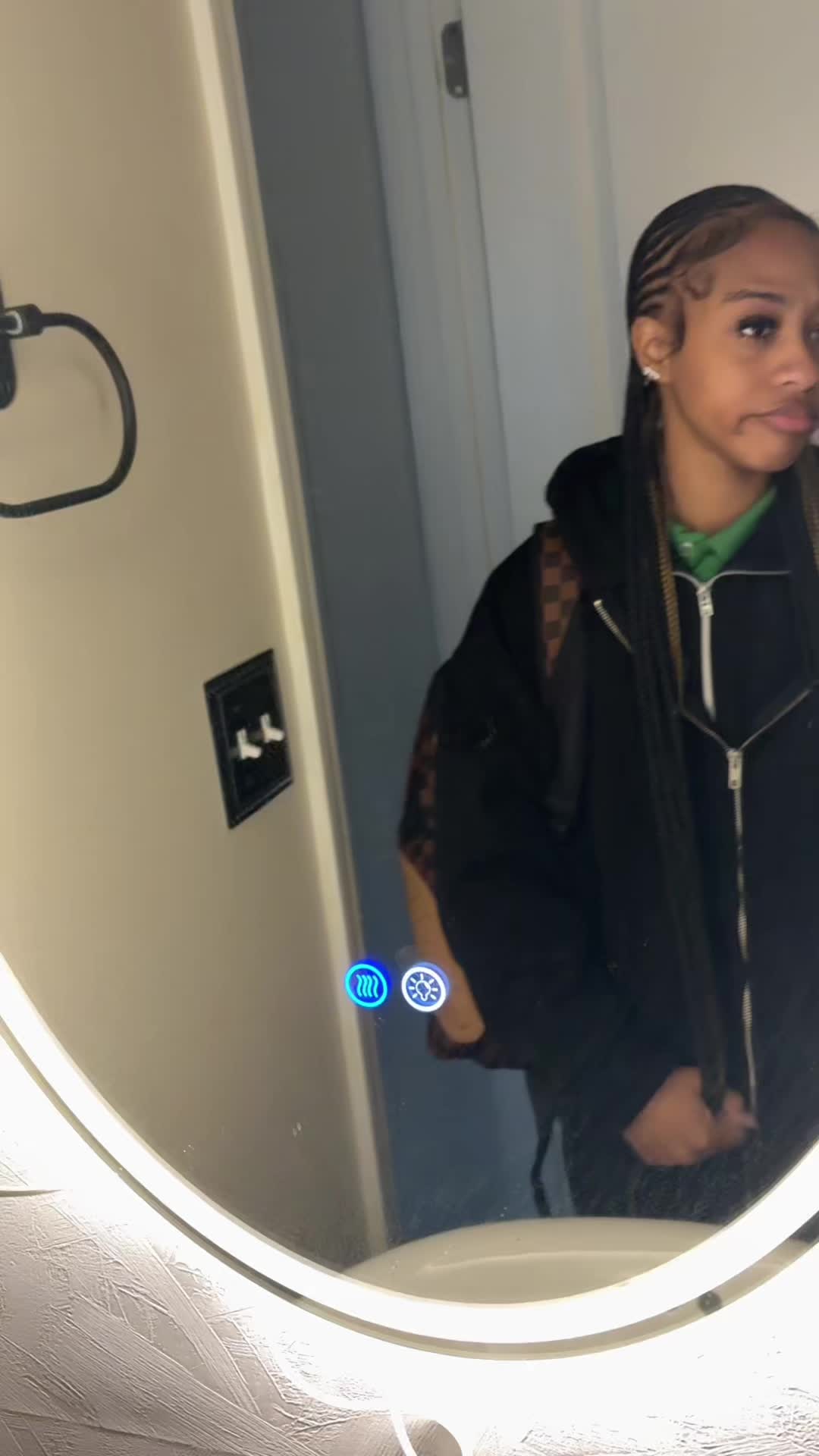 @adorkzvault._