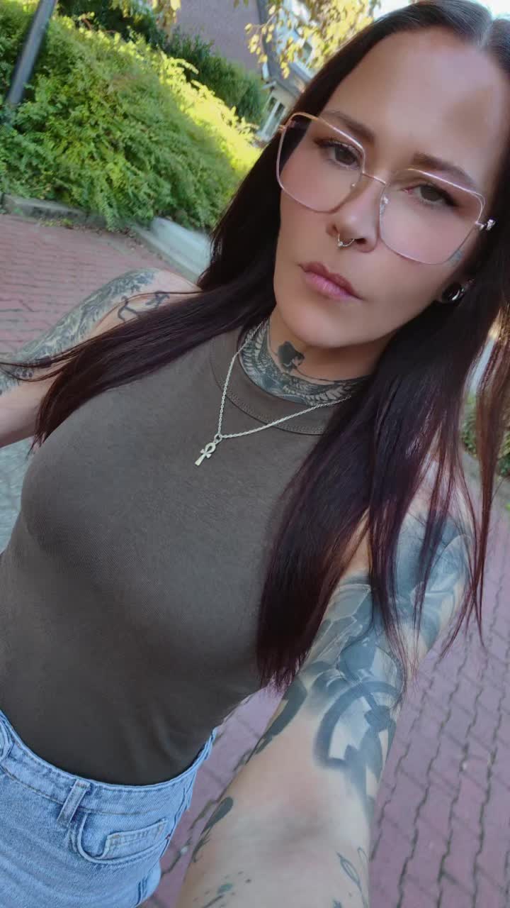 @QueenOfLjubav𓋹🐝UllaMinati🐝
