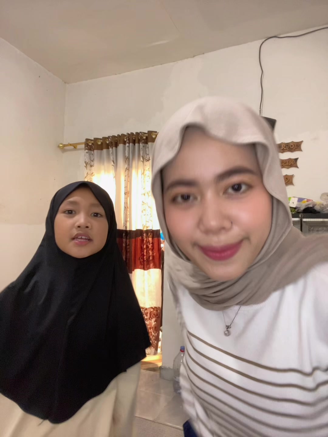 @sya