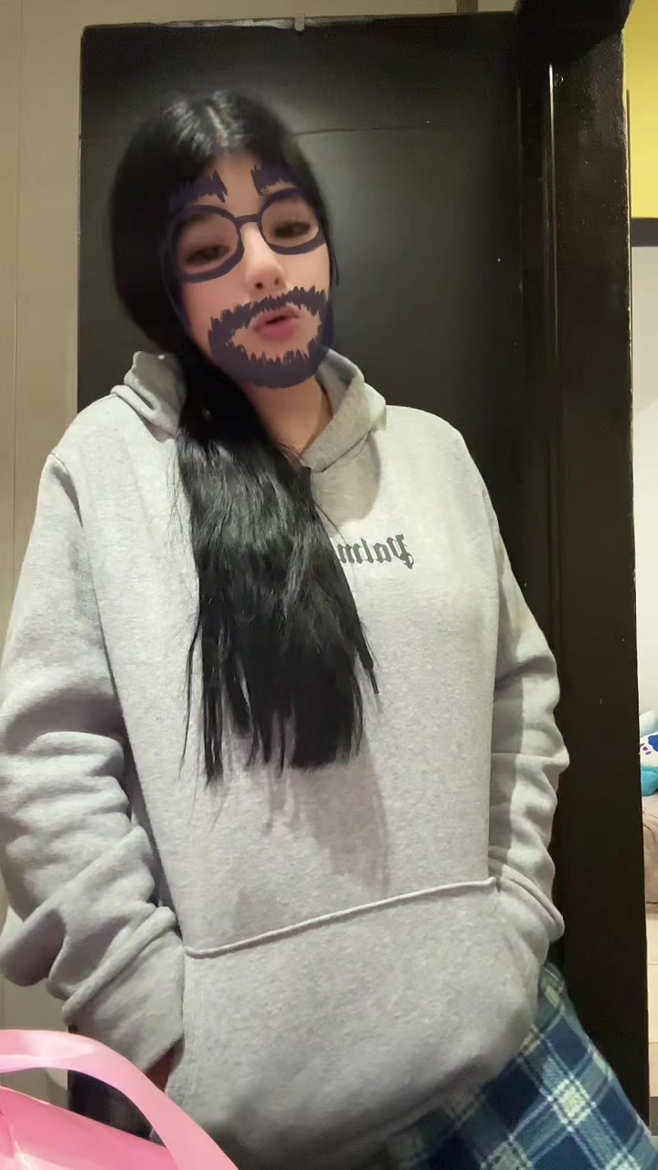 @𝓋𝒾𝒶𝓃𝑒𝓎