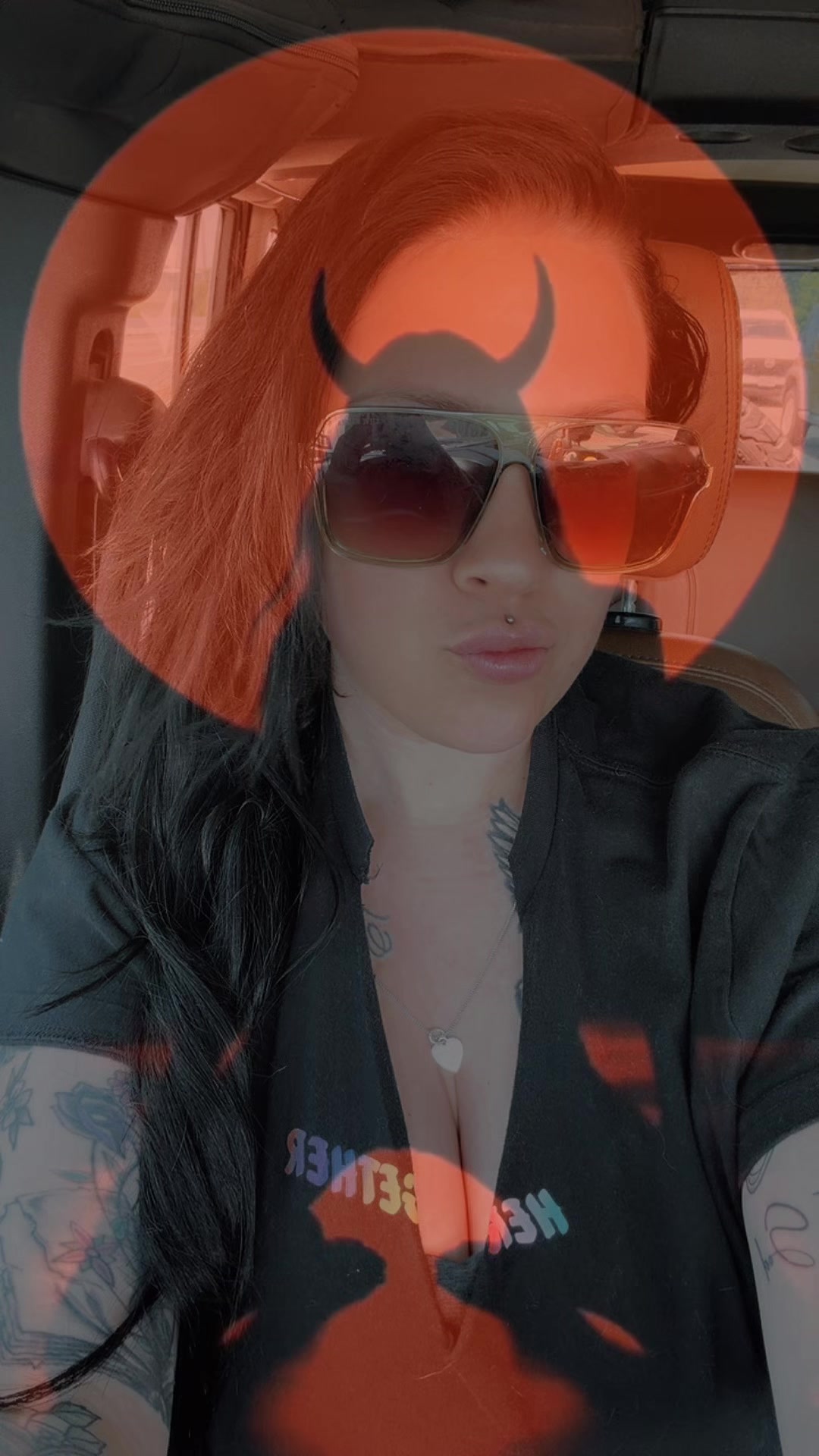 @SunkissedTrouble☀️🌶️