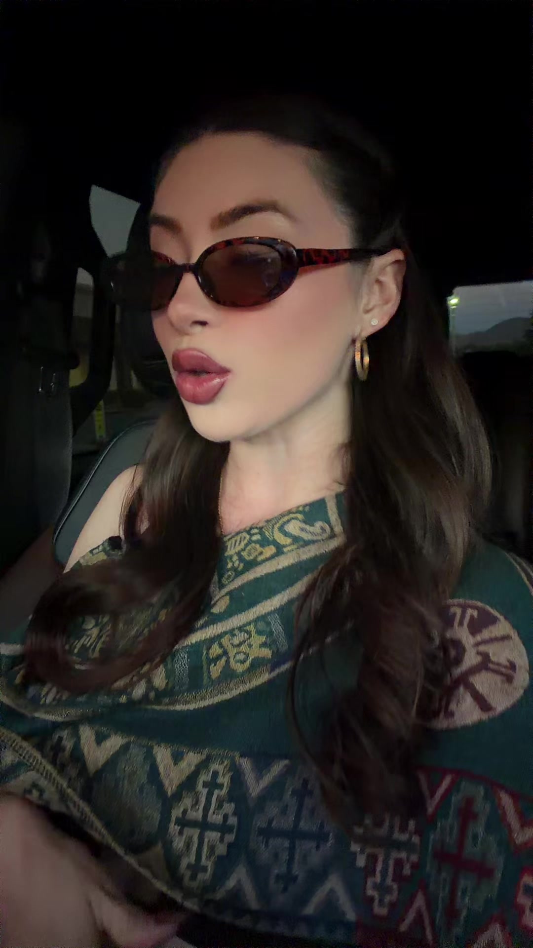 @Elenaisabel