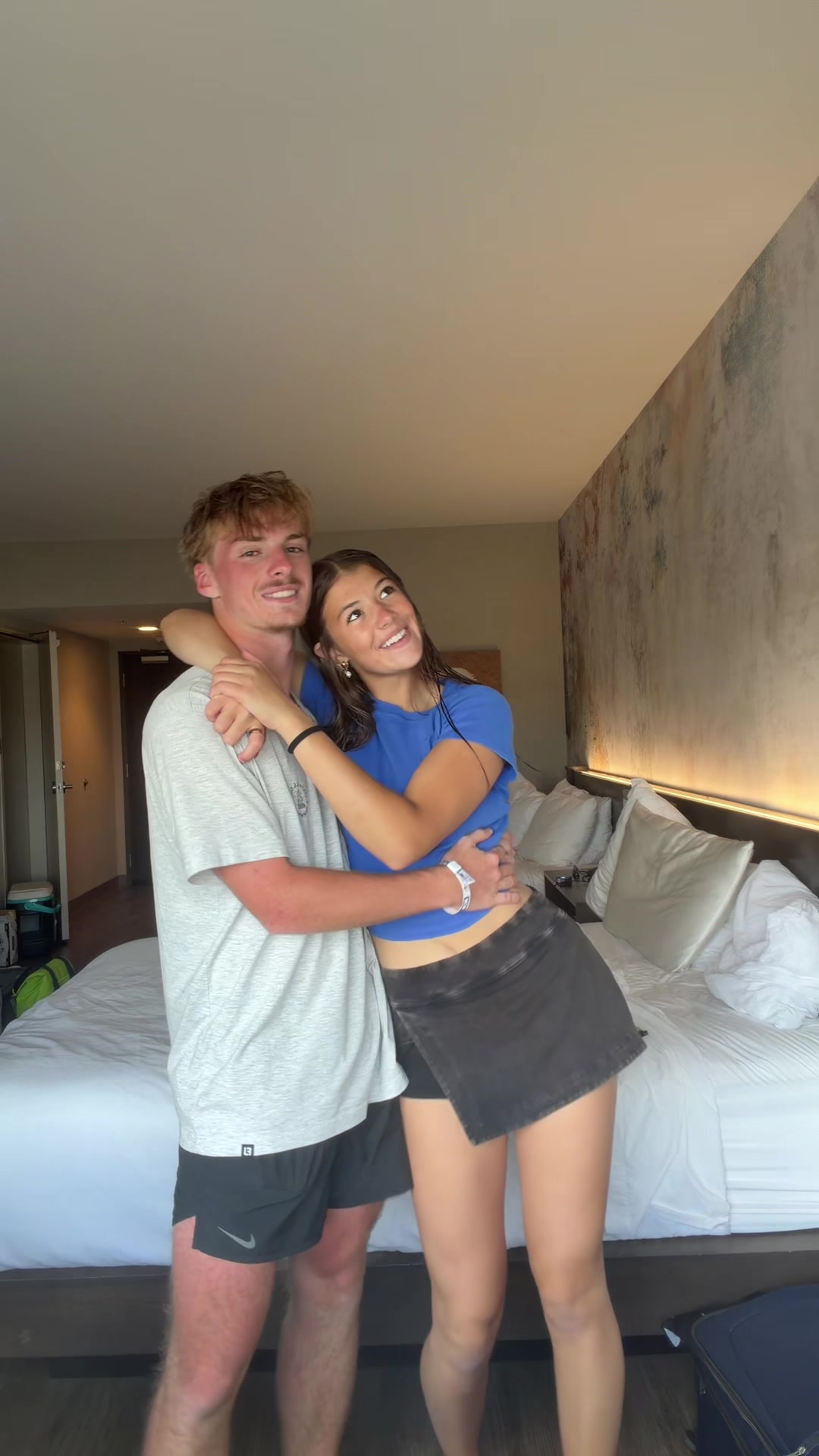 @jayleebrudos