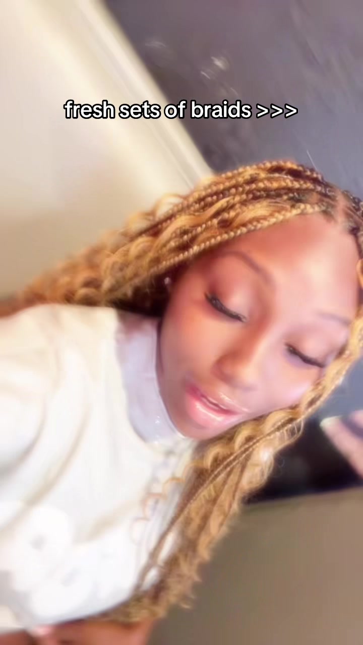 @KMonae🫧