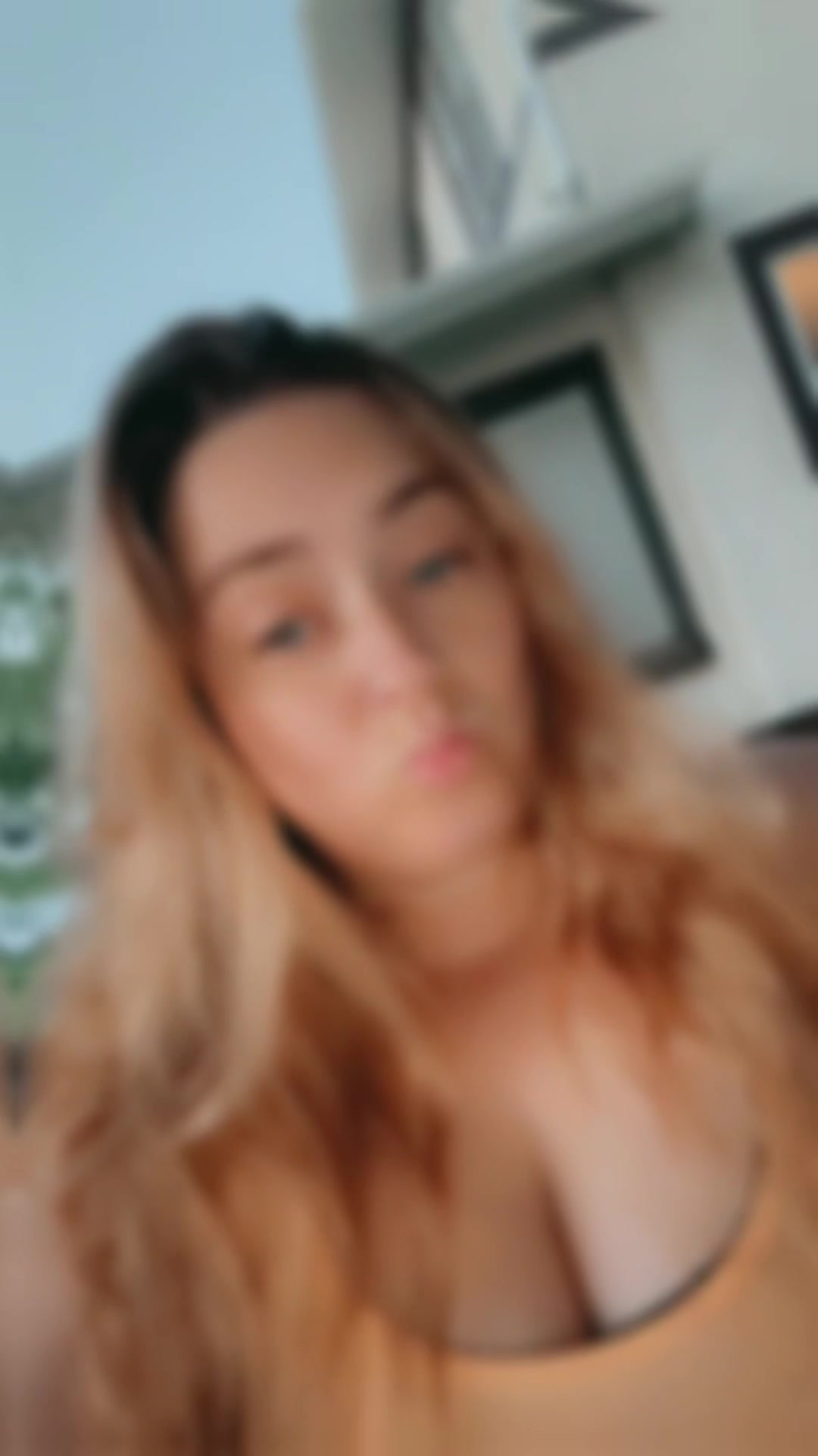 @Queen_Baddie🌈🌈😈😈