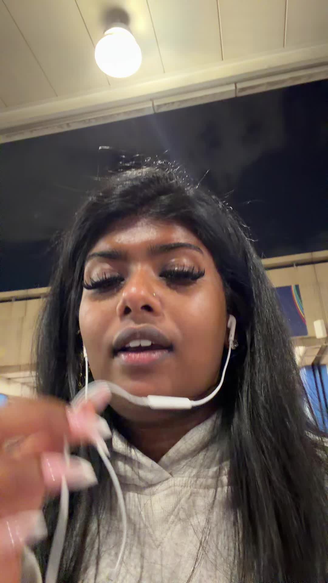 @Cynthia Victor