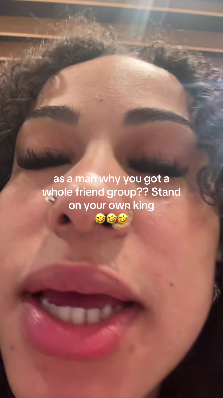 @ELLENIA MIONI