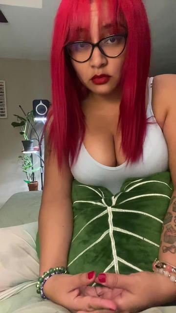 @La_rojita_🍒🤓