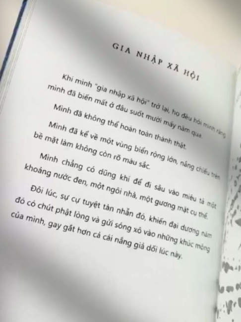 @m&ecirc; s&aacute;ch hơn m&ecirc; crush