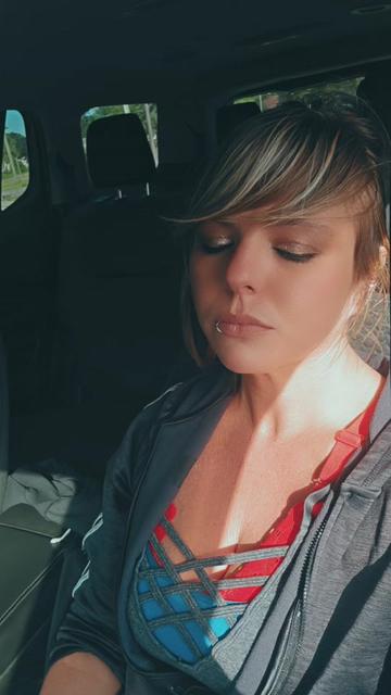 @EmzyXoxo