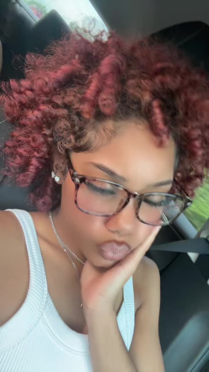 @𝐤𝐦𝐨𝐧𝐞𝐲