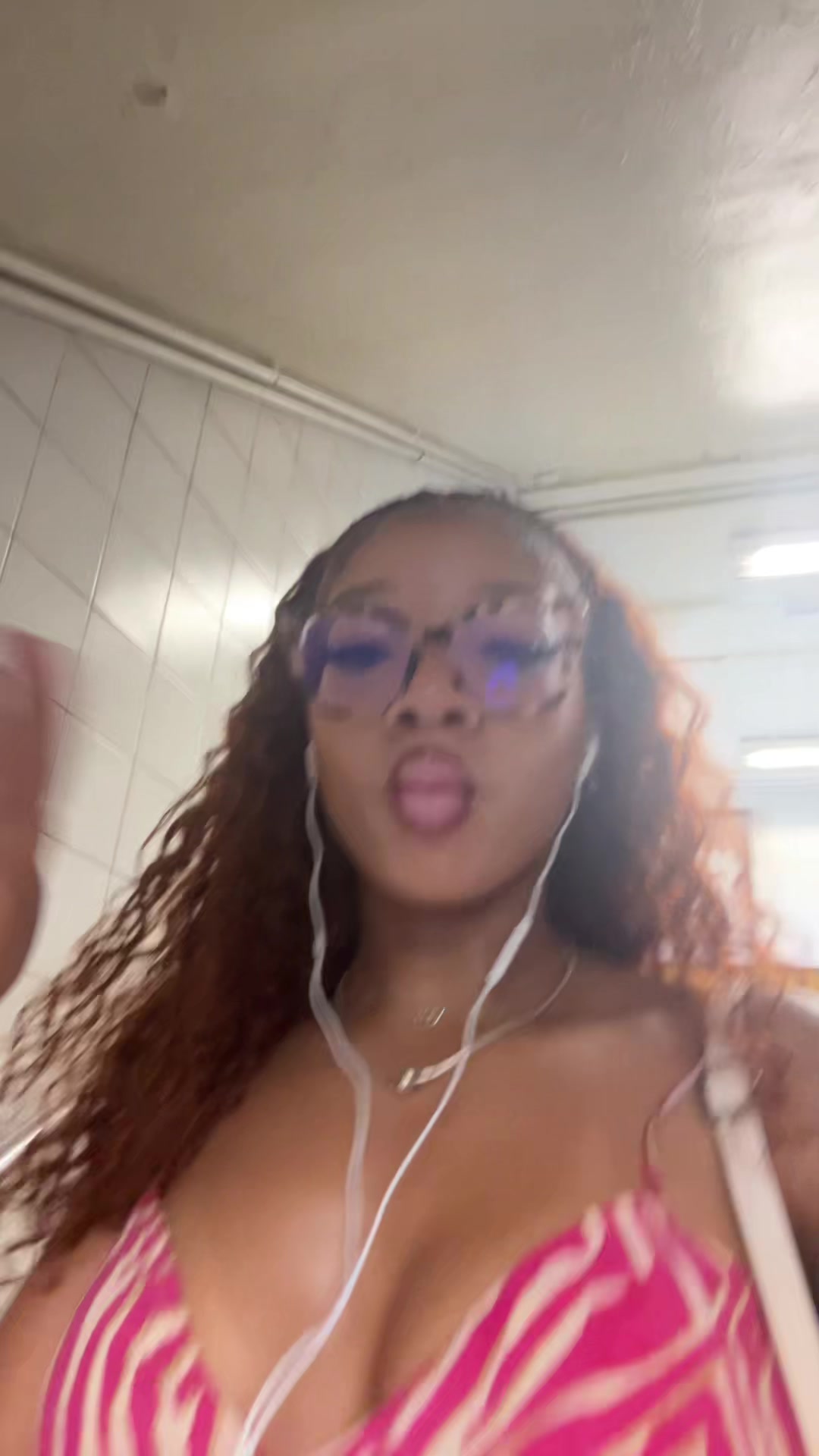 @user9372683525910