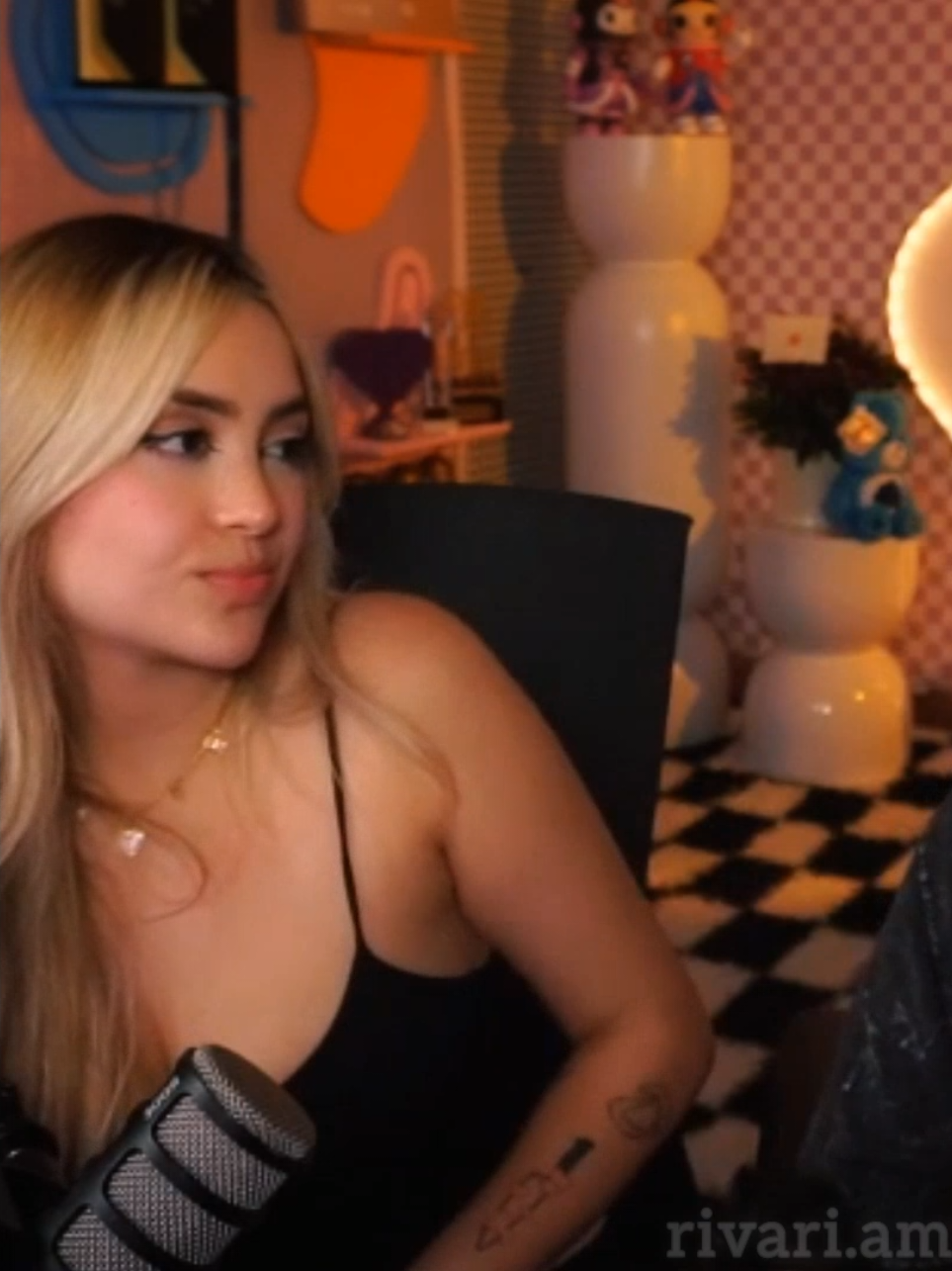 @Rivari