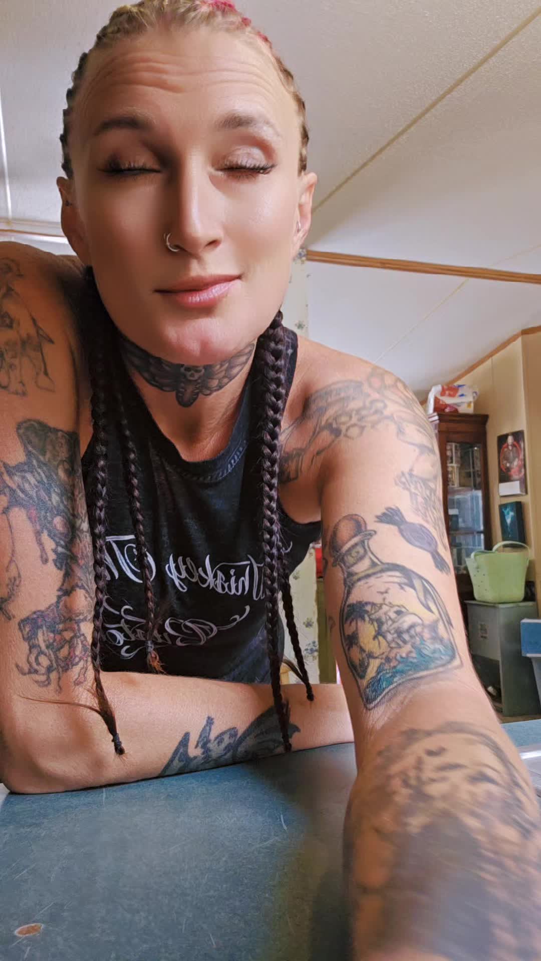 @🍍yagirlTrouble83🍍