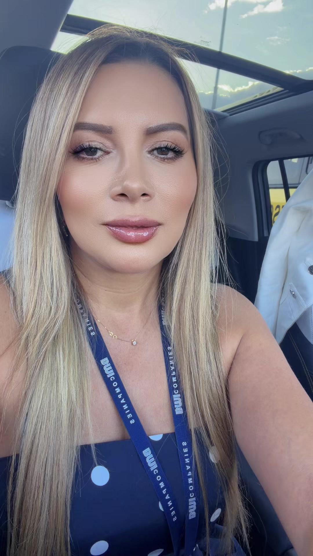@Anna Karyna