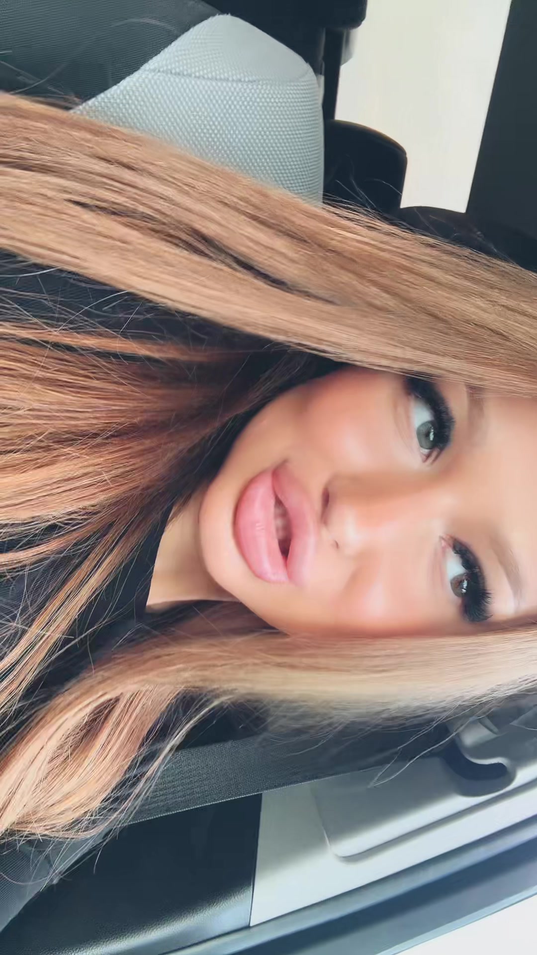 @tyllinavv