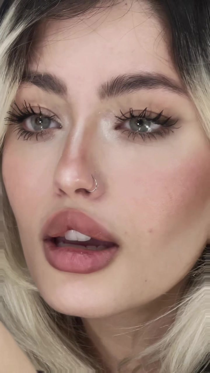 @rozhstorm