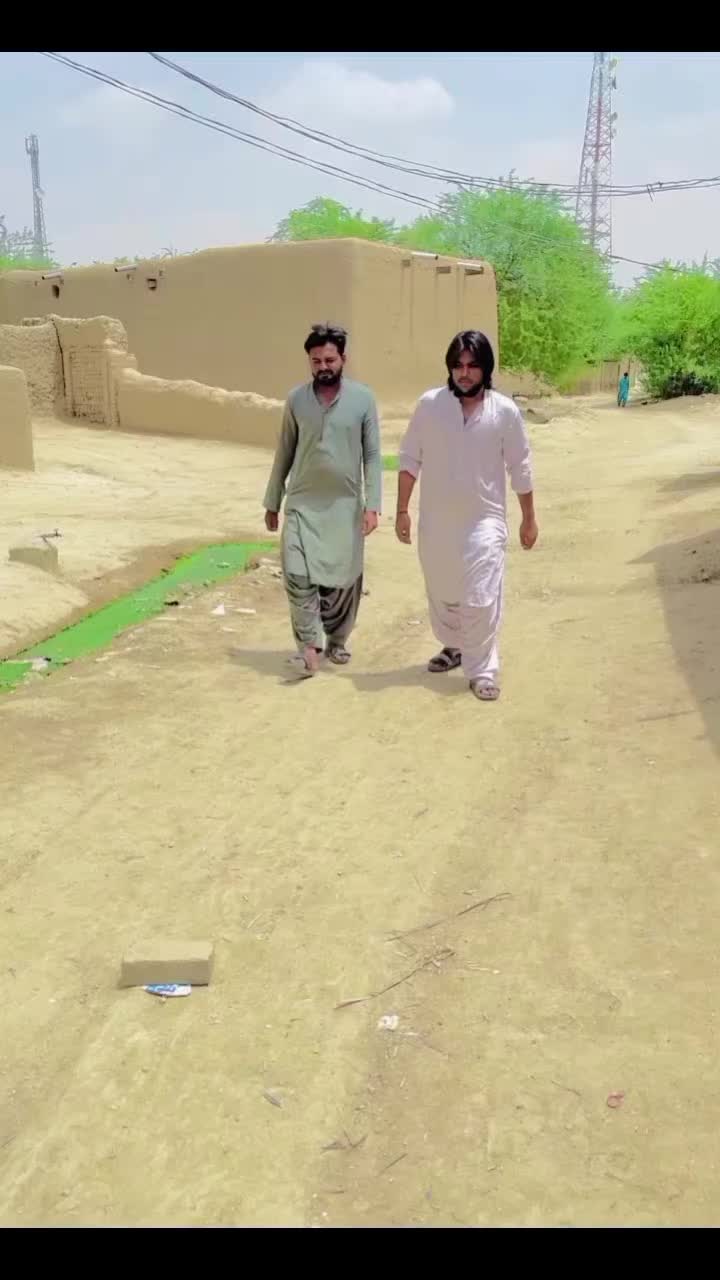 @SozaL Khan🤣