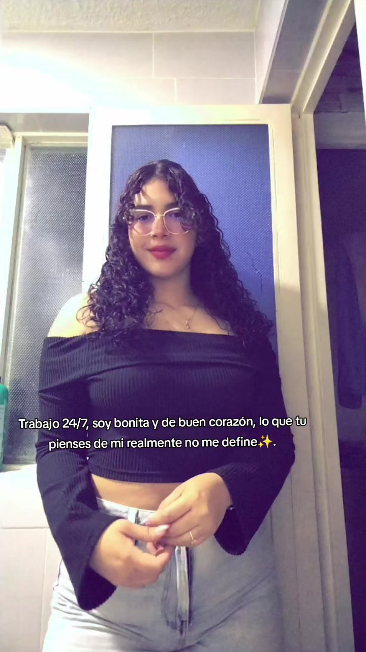 @Mónica🖤.