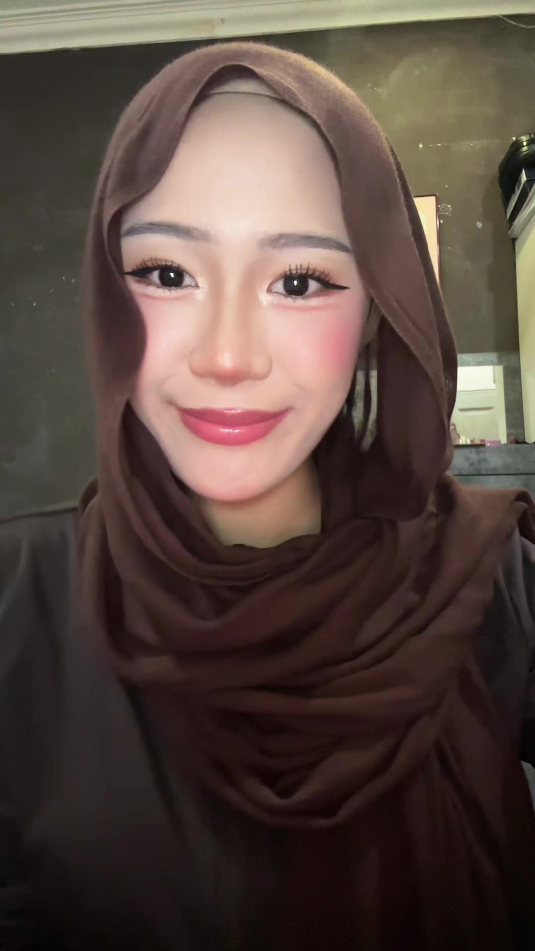 @isyanell