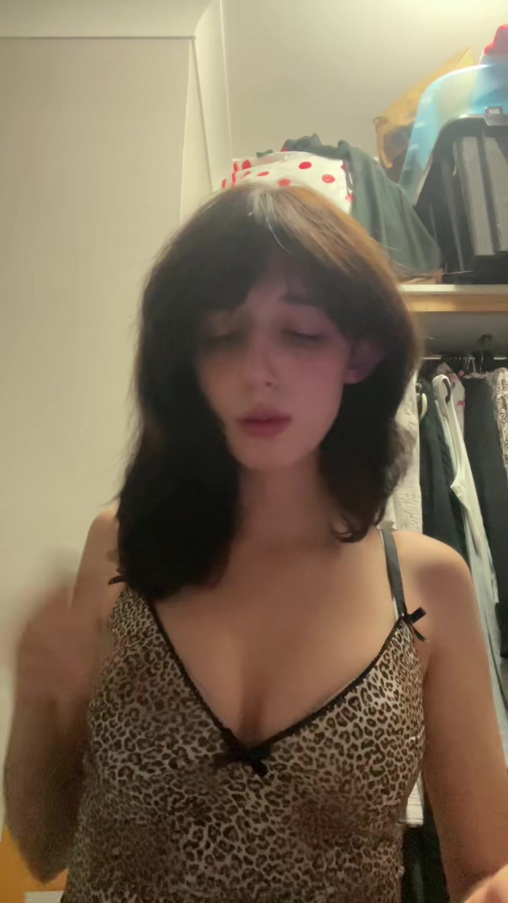 @ellieee