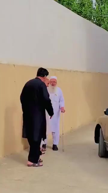 @akhonzada_chattan