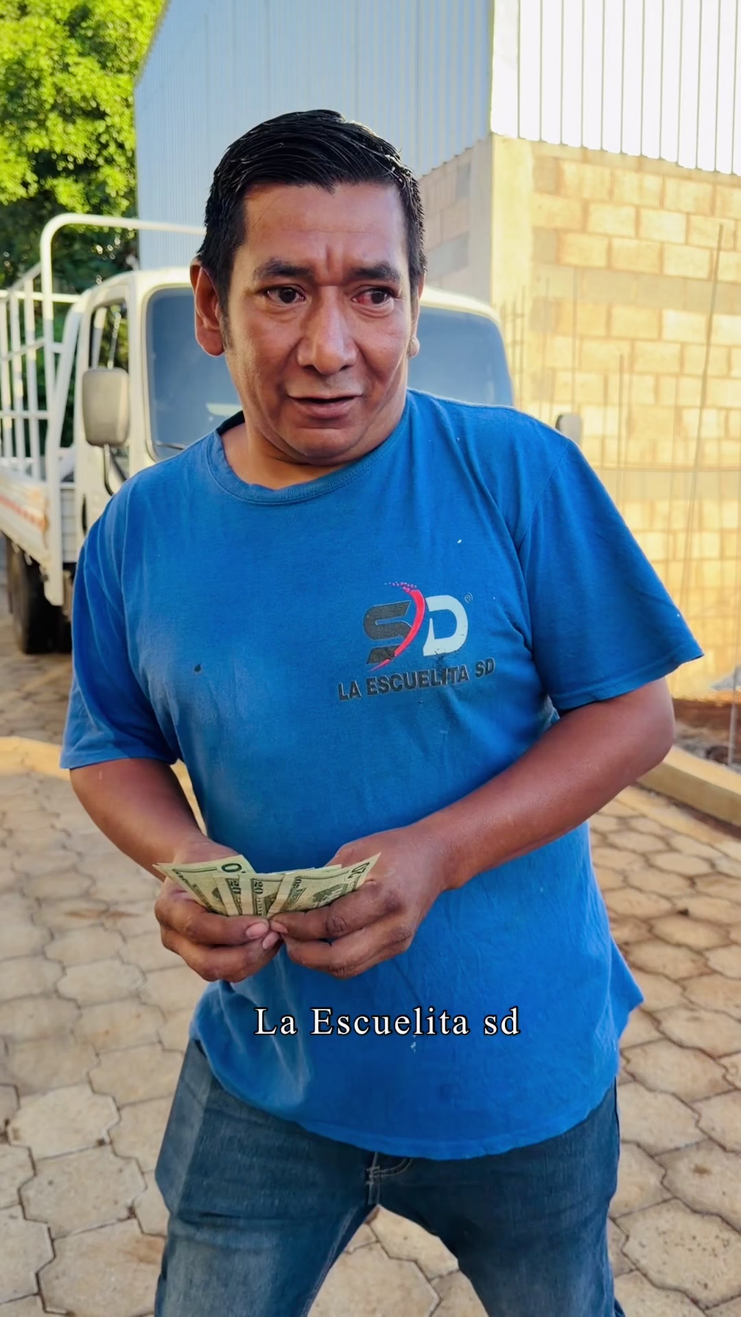 @Laescuelitasd_Oficial