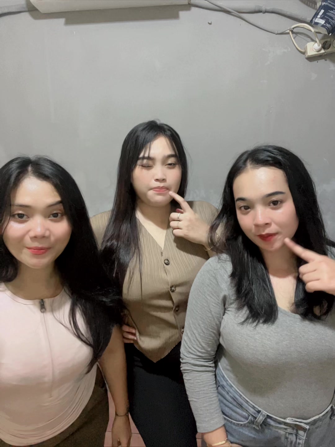 @Estervania03