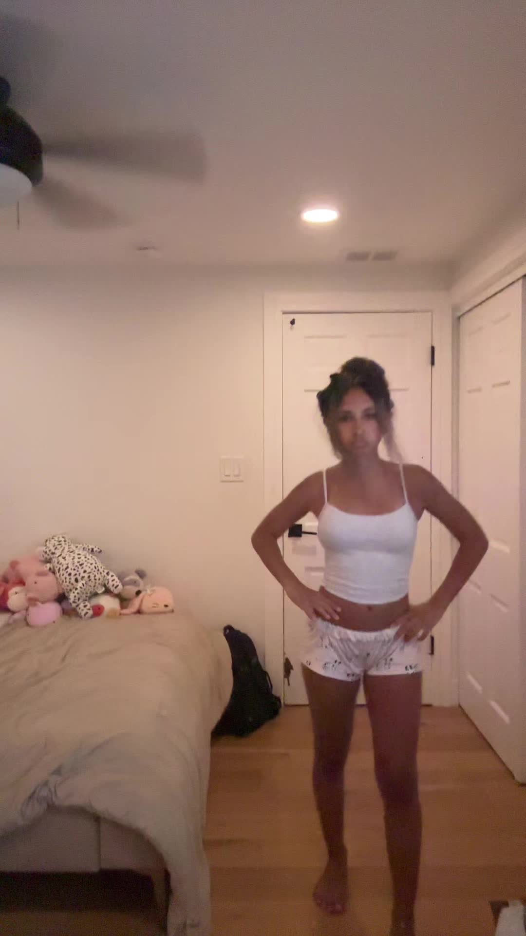 @whitetoesandwgitehoes