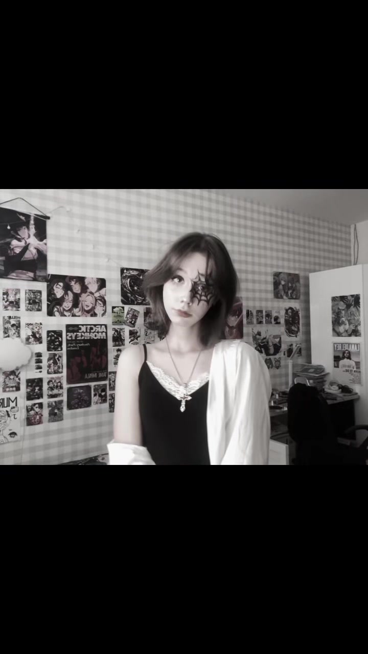 @reina🥀🖤