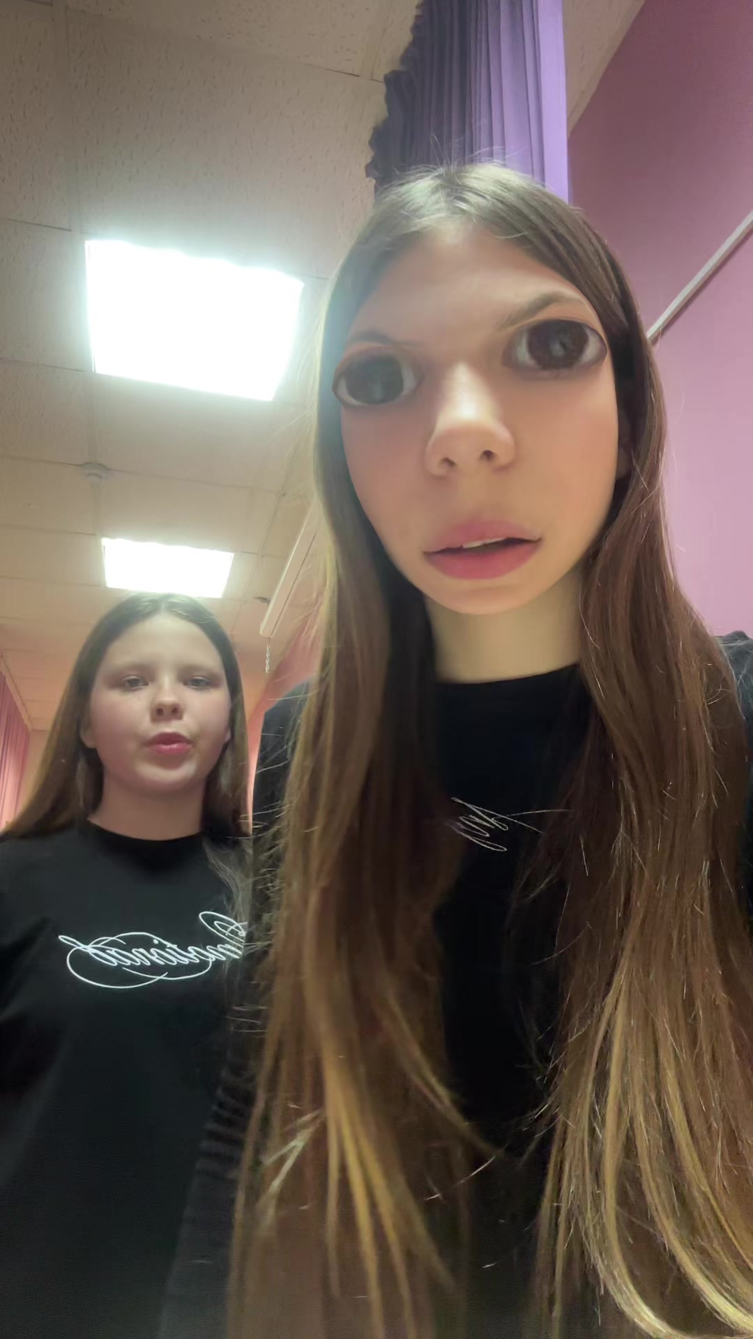 @Леонора😼😻