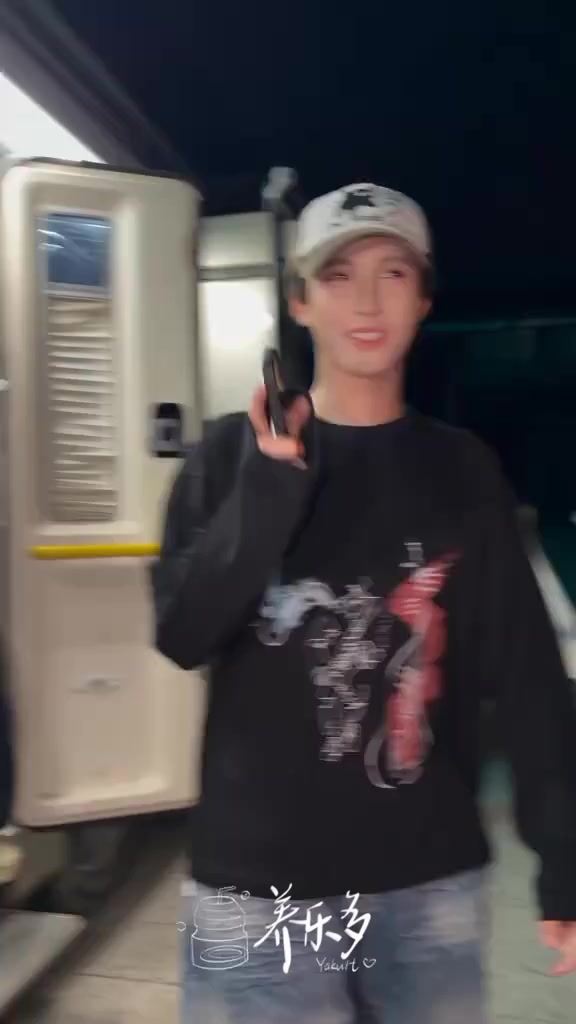 @𝘾𝙝𝙚𝙣𝙜🐾