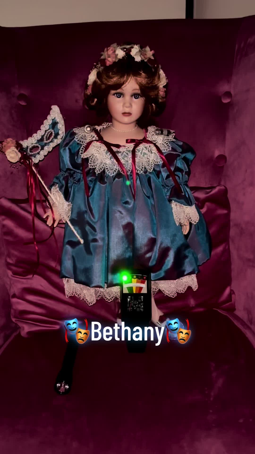 @micHELLe😈
