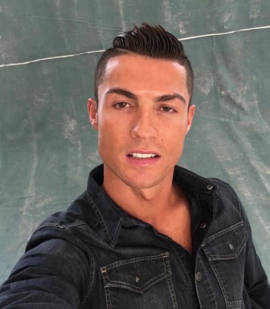 @Cr7 world