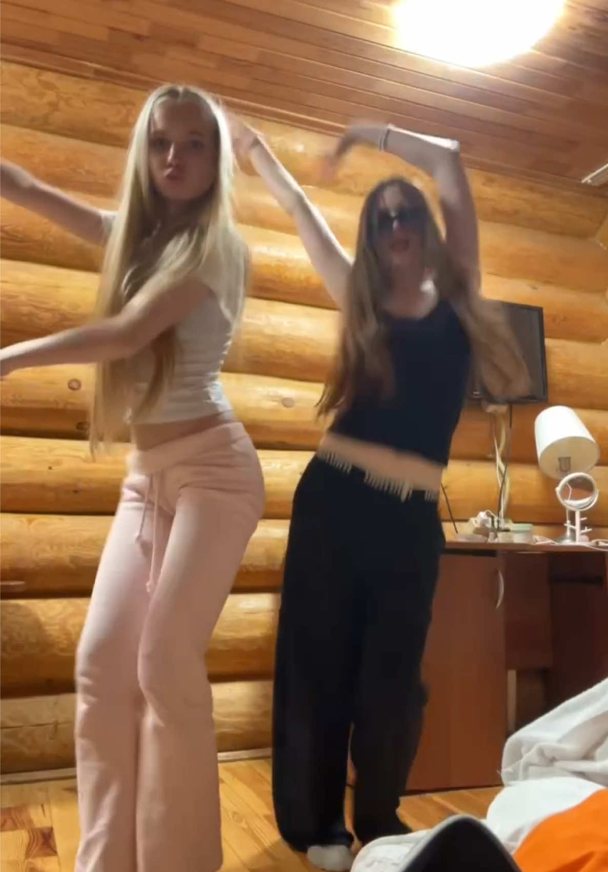 @meroonka