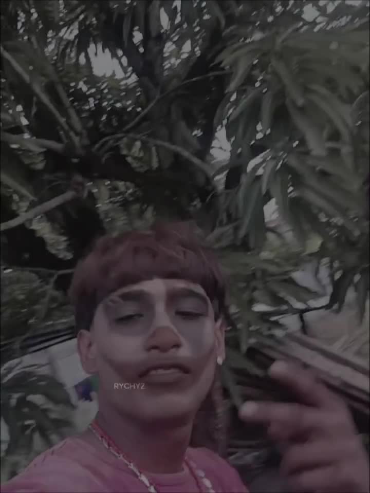 @itz_clinton_