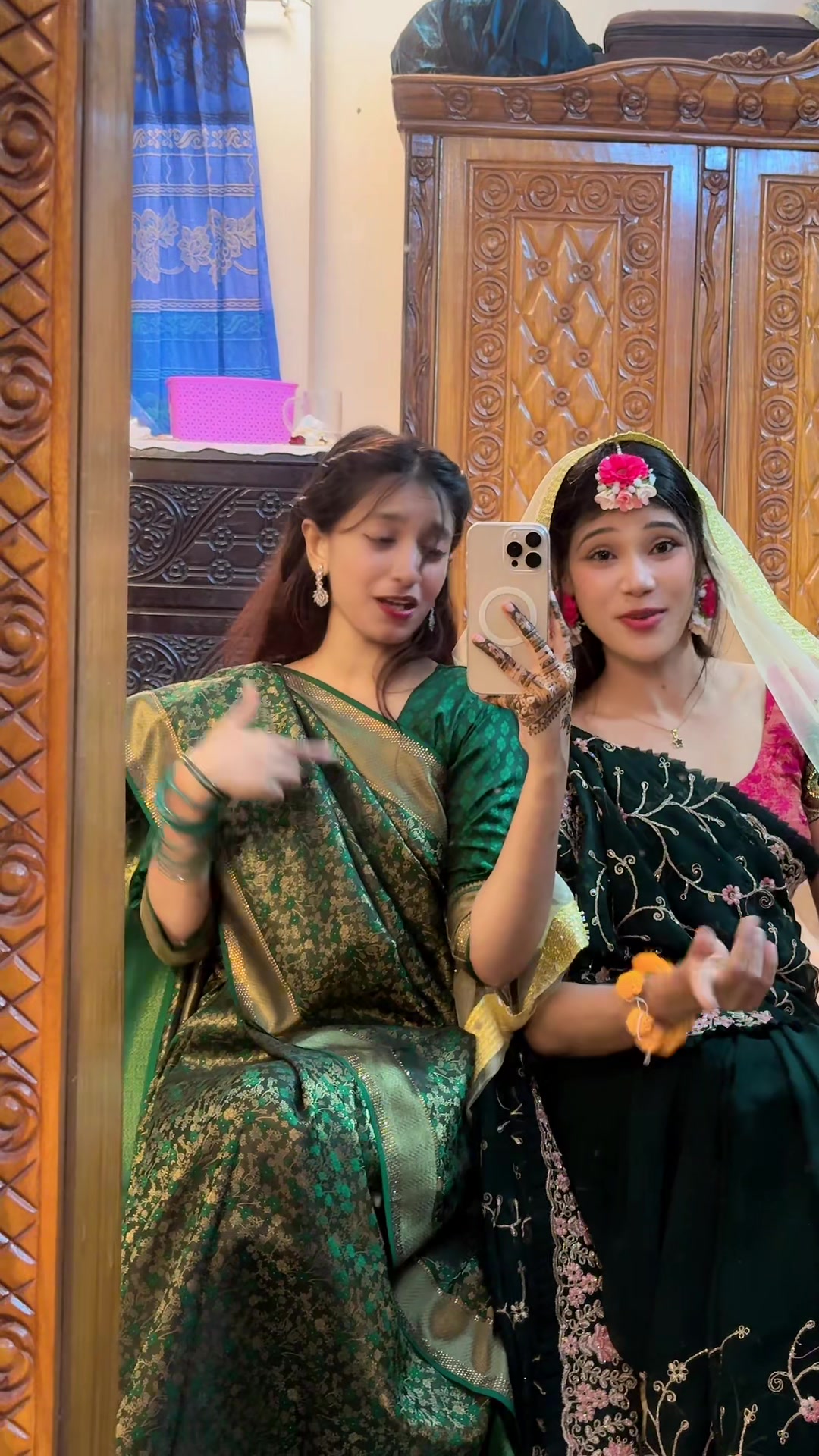 @👩🎓⚖️Arshi +(আরু)⚖️🎓