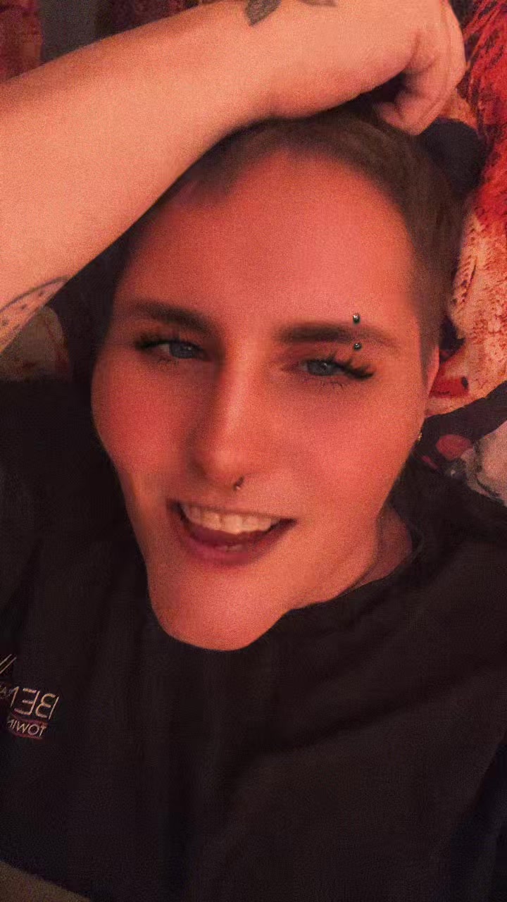 @👑queen👑_psycho_gremlin32