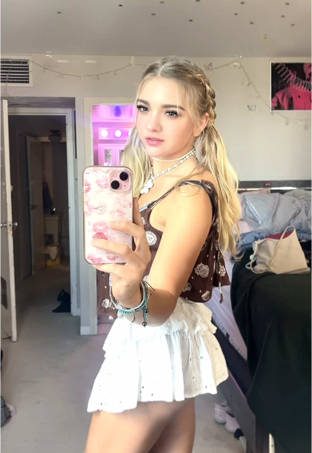@_lucyythomas