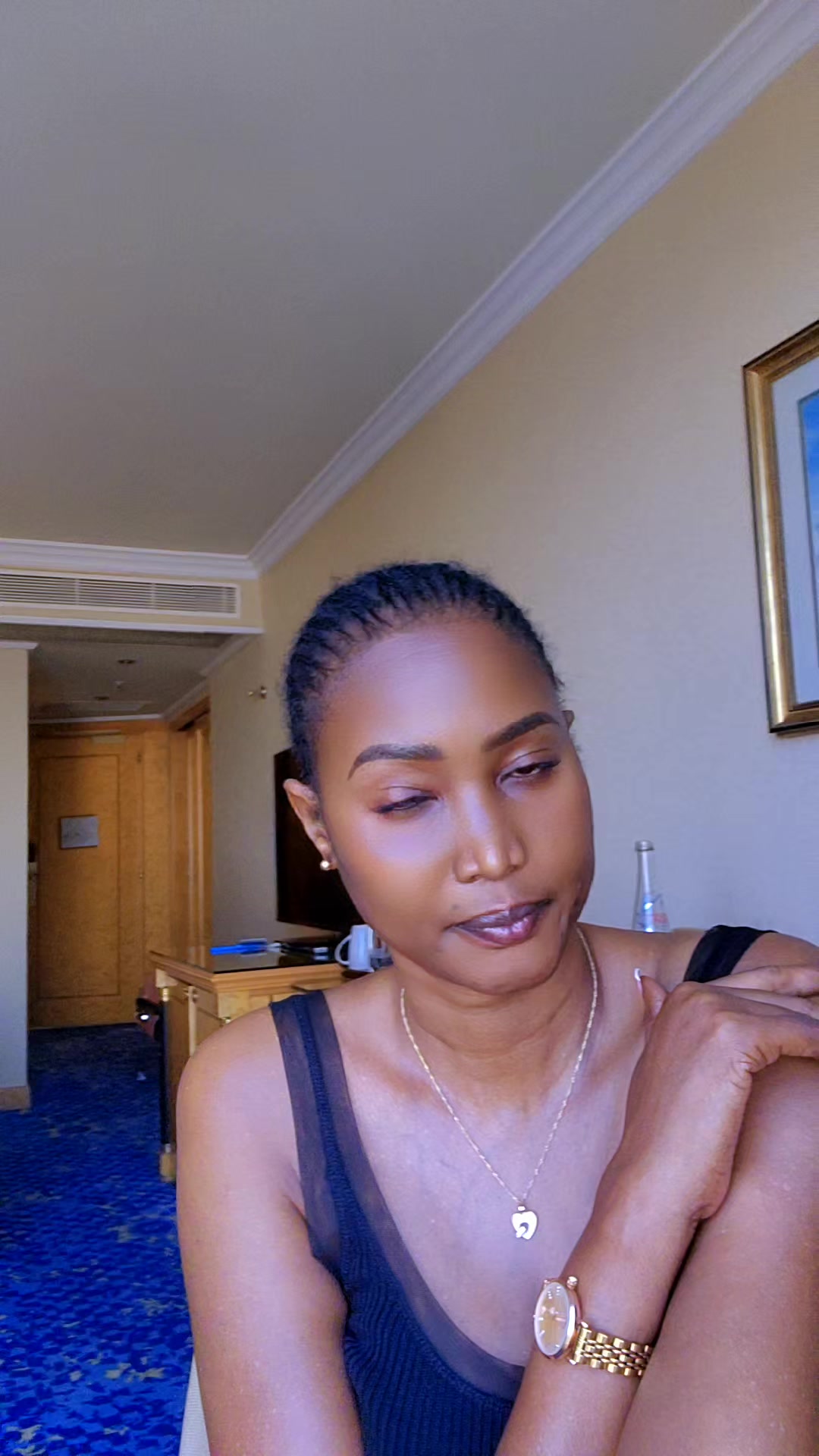@QueenAheu
