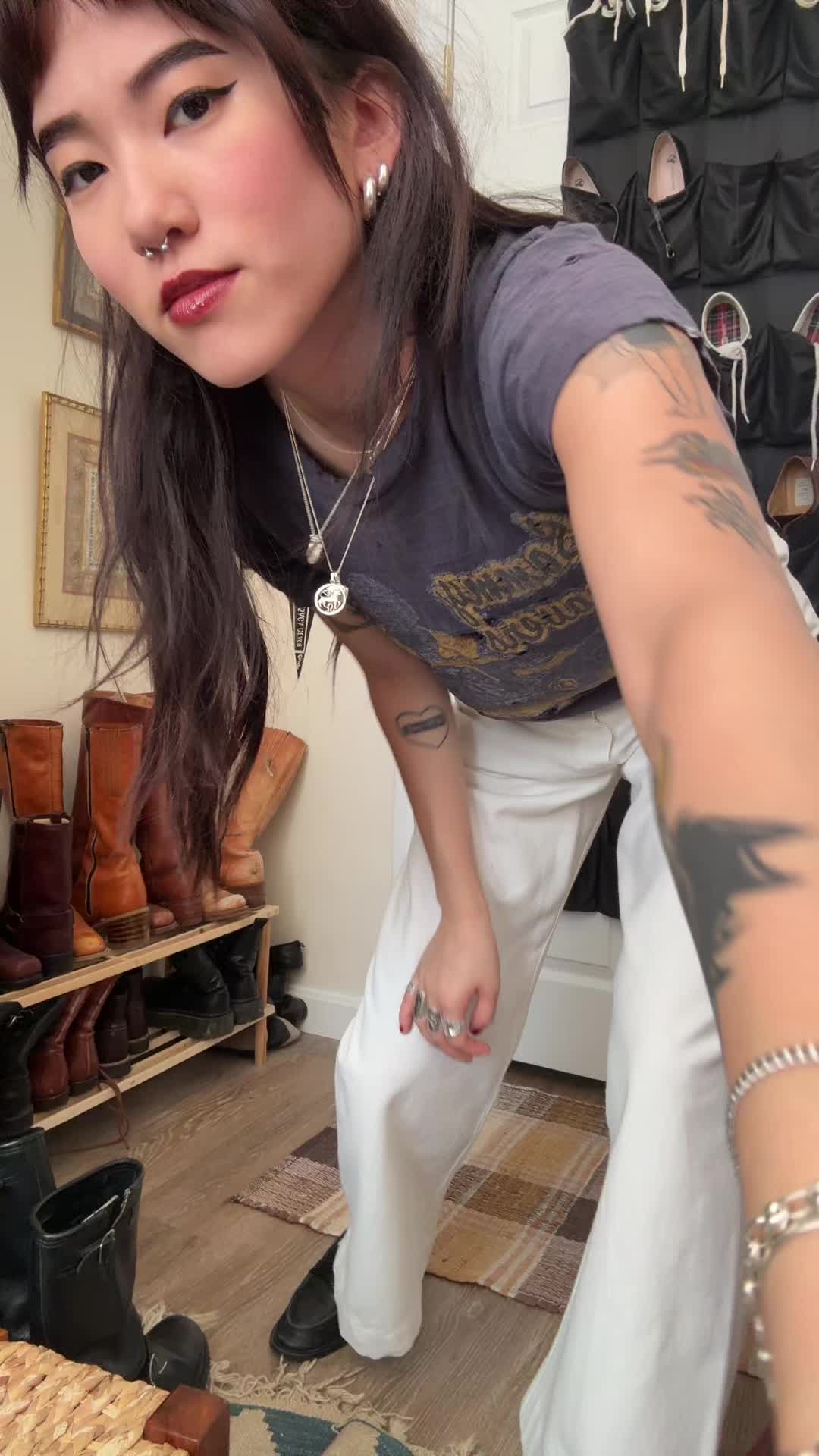 @lily