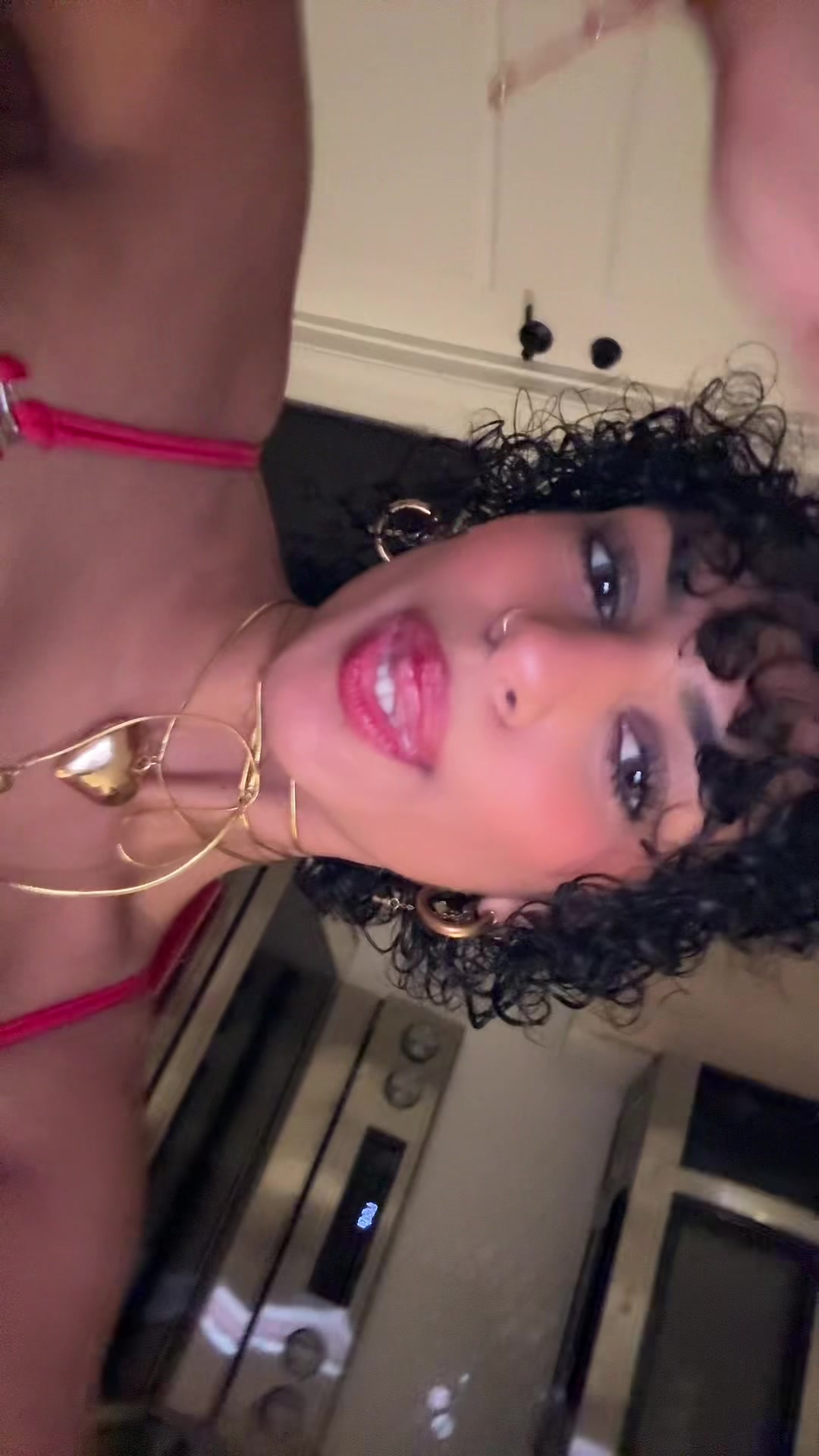 @aneesa