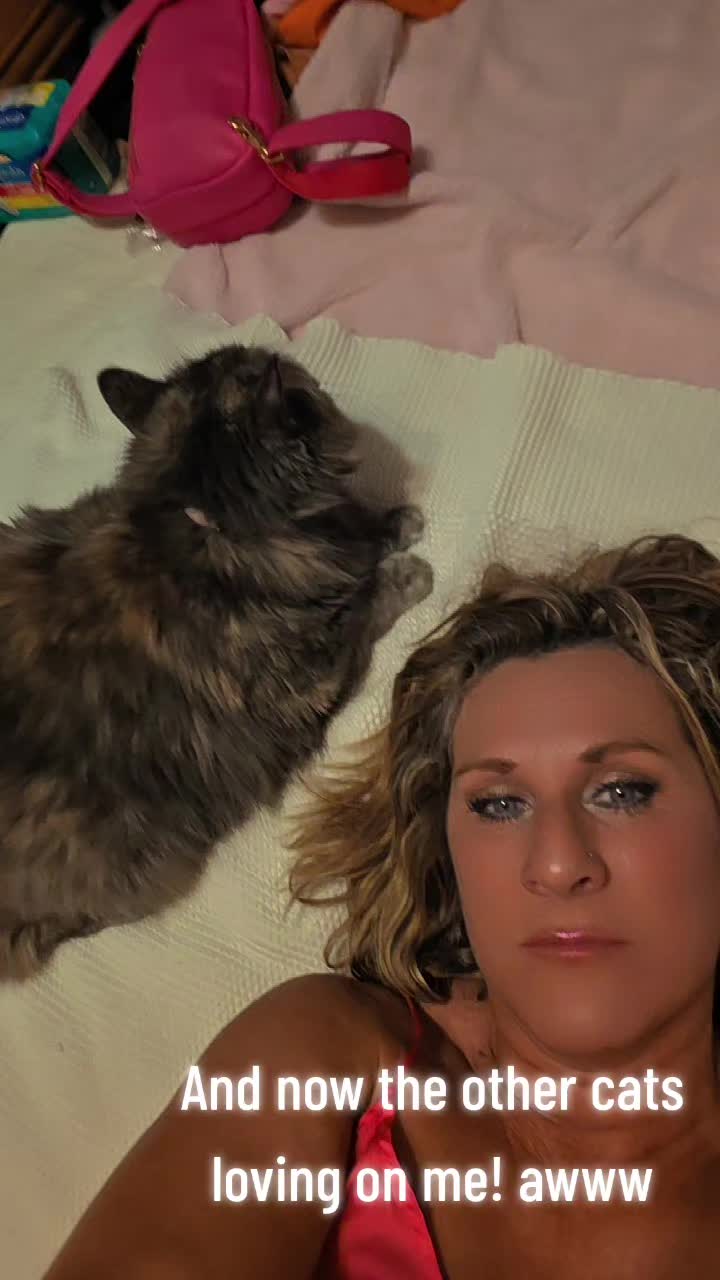 @FoxyRoxyLovesYou