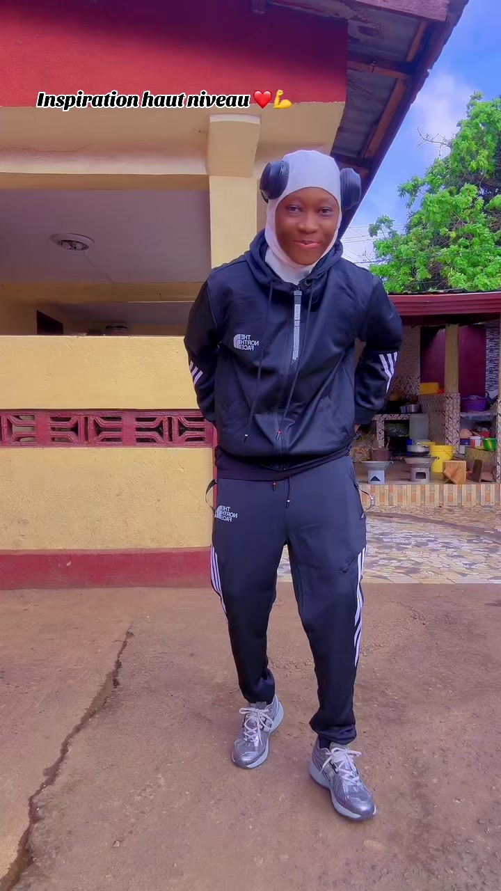 @Astou De Ciss&eacute;
