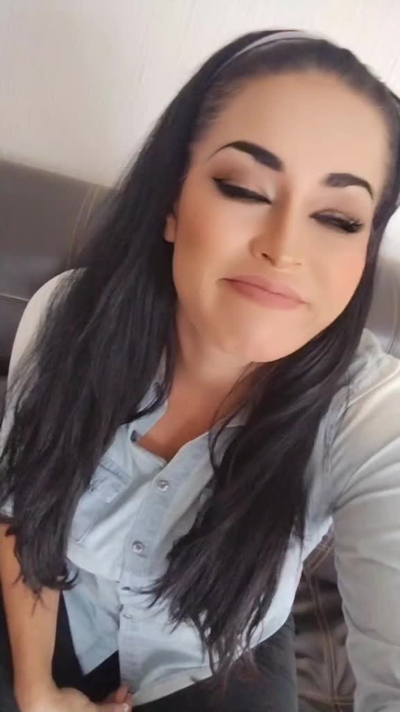 @Chezzybelle
