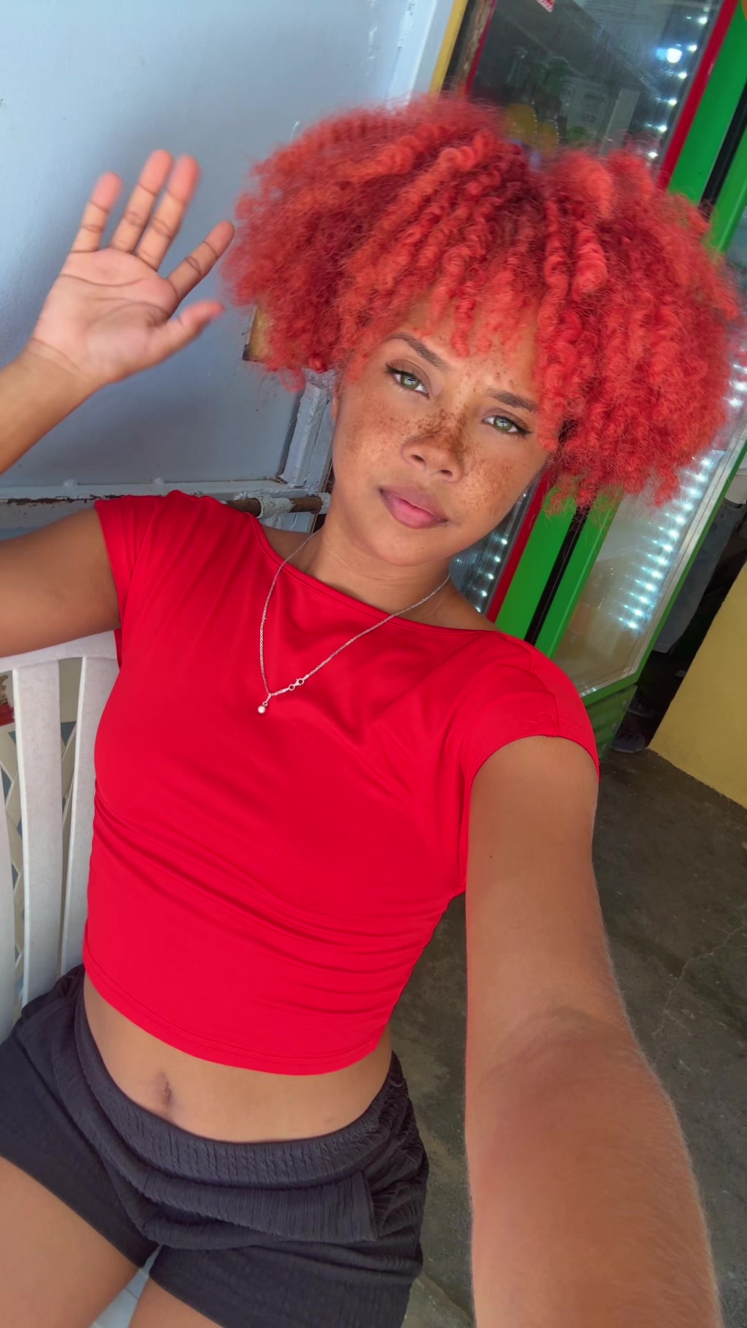 @Esthefani🔋🧃🦋