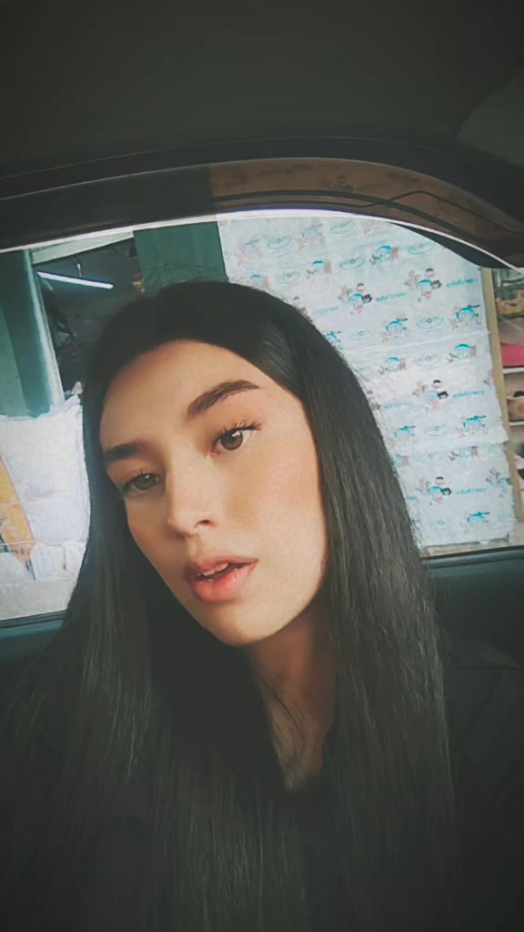 @Vanee ✨